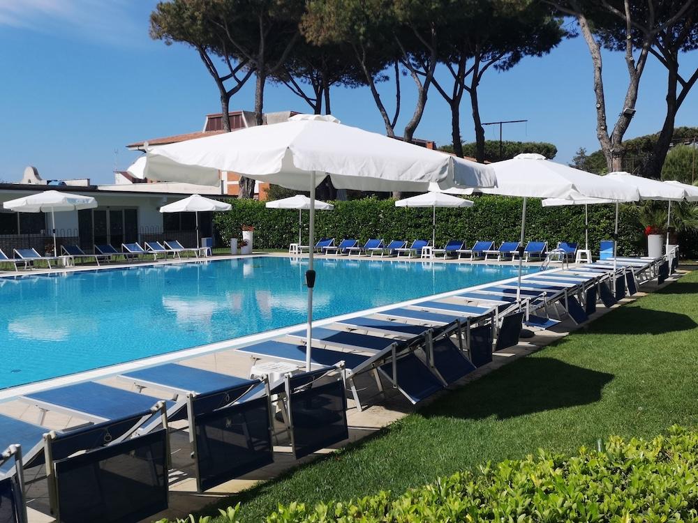 ALBERGO MEDITERRANEO $103 ($̶1̶1̶2̶) - Updated 2023 Prices & Hotel Reviews  - Terracina, Italy